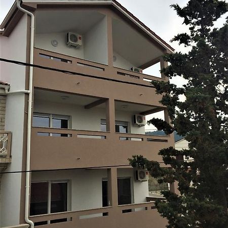 Apartmani Orhideja Rab Town Luaran gambar