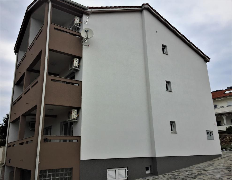 Apartmani Orhideja Rab Town Luaran gambar