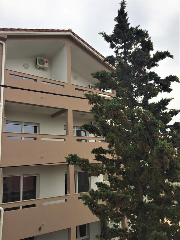 Apartmani Orhideja Rab Town Luaran gambar