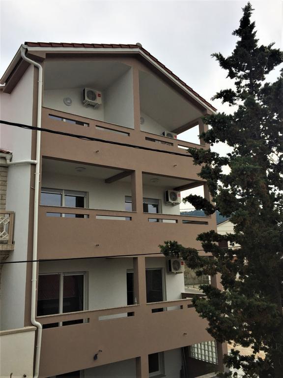 Apartmani Orhideja Rab Town Luaran gambar
