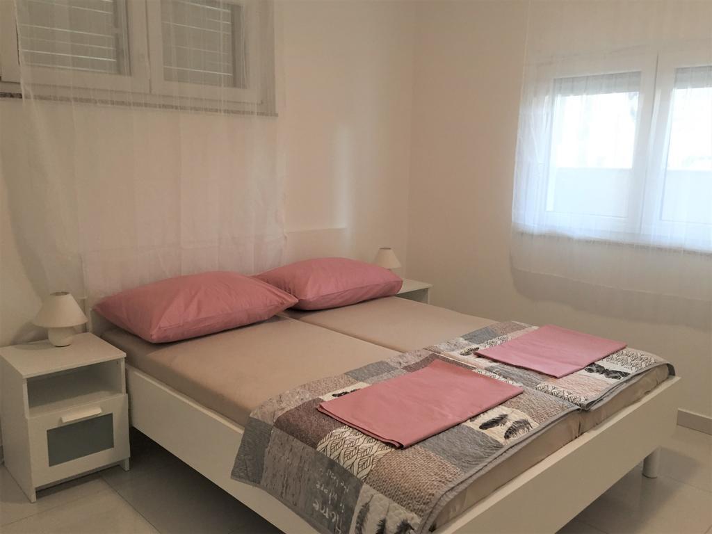 Apartmani Orhideja Rab Town Luaran gambar