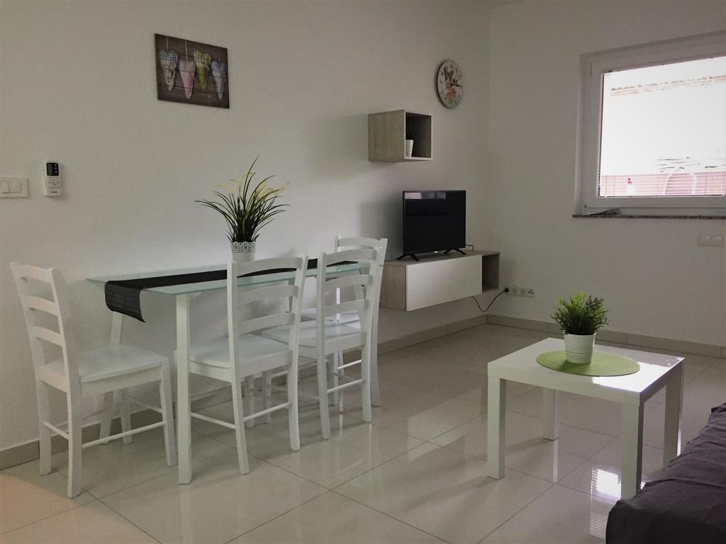 Apartmani Orhideja Rab Town Luaran gambar