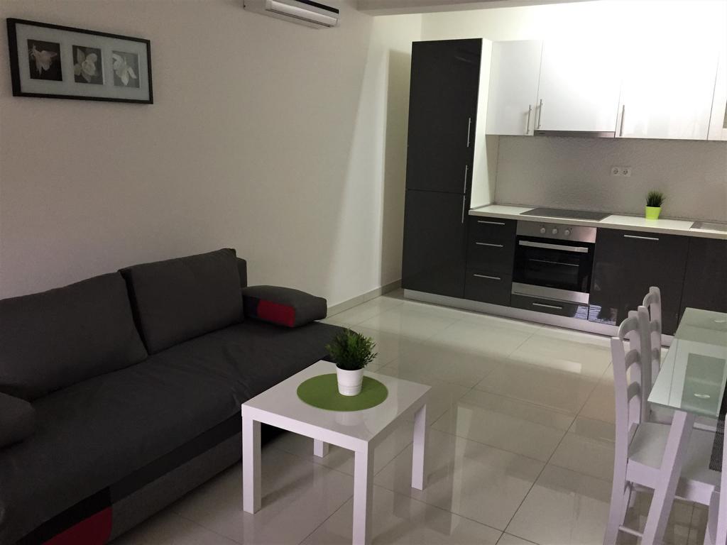 Apartmani Orhideja Rab Town Luaran gambar